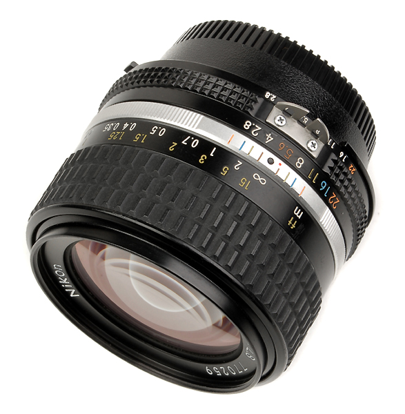 NIKKOR AI-S 28mm f.2.8-1981 