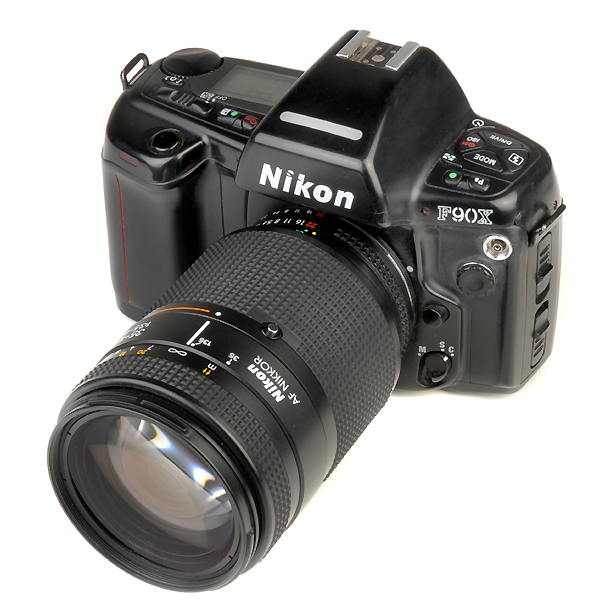 NIKON F90X con MB10 (in vendita)