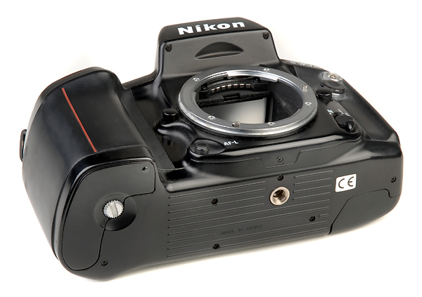 NIKON F90X con MB10 (in vendita)