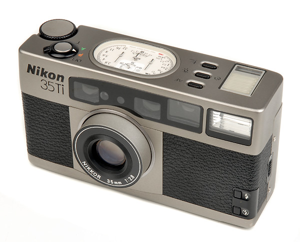 NIKON 35 Ti - 1993/1999 (in vendita)