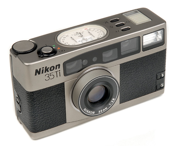 NIKON 35 Ti - 1993/1999 (in vendita)