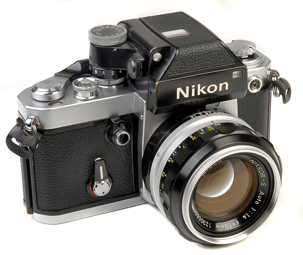 NIKON F2 Photomic  DP-1 /1971  