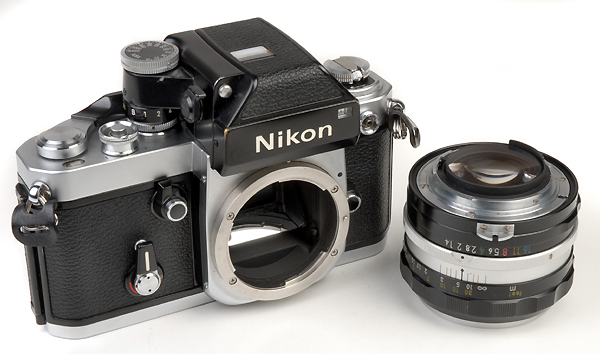 NIKON F2 Photomic  DP-1 /1971  