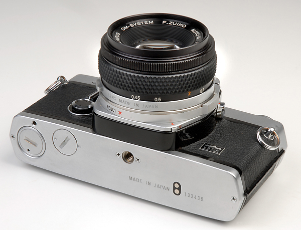 OLYMPUS OM2 -1975 