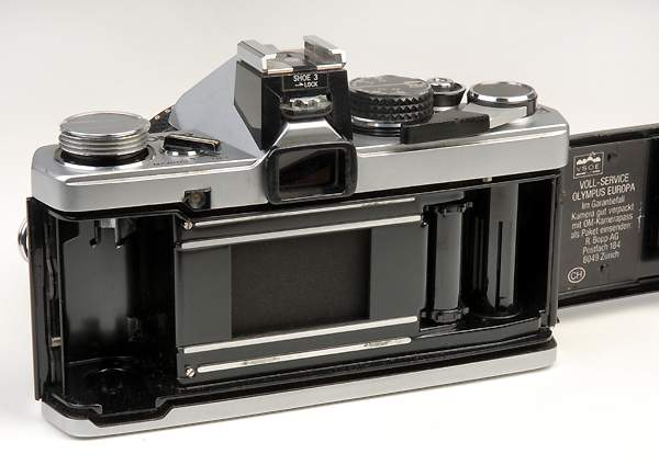 OLYMPUS OM2 -1975 